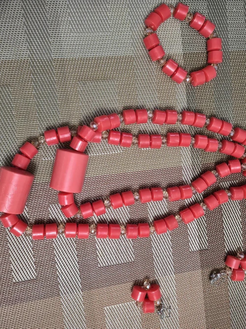 New Beautiful Bold Coral Bead Necklace Set with Matching Earrings & Bracelet $80